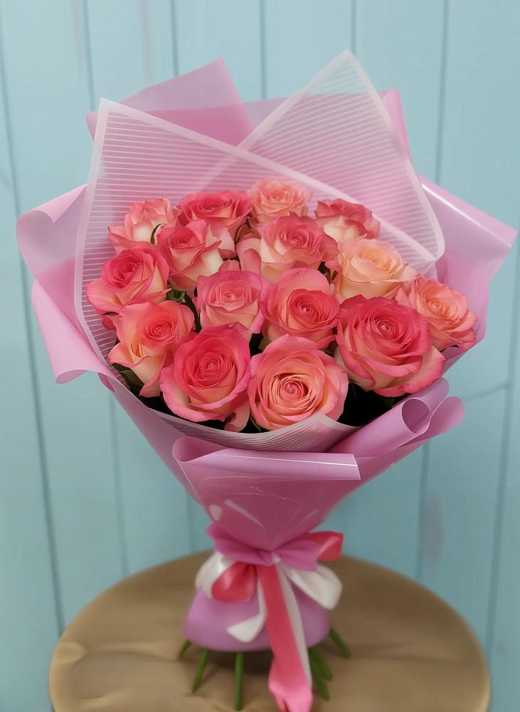 Букет 15 Розовых роз Равель в Тарногском Городке