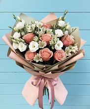 Букет цветов из:  Розы, Альстромерии и Лизиантусы в Тарногском Городке