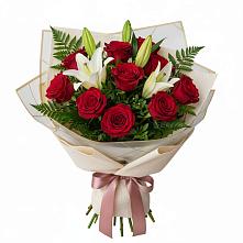 Букет цветов из:  Лилии и Розы в Тарногском Городке
