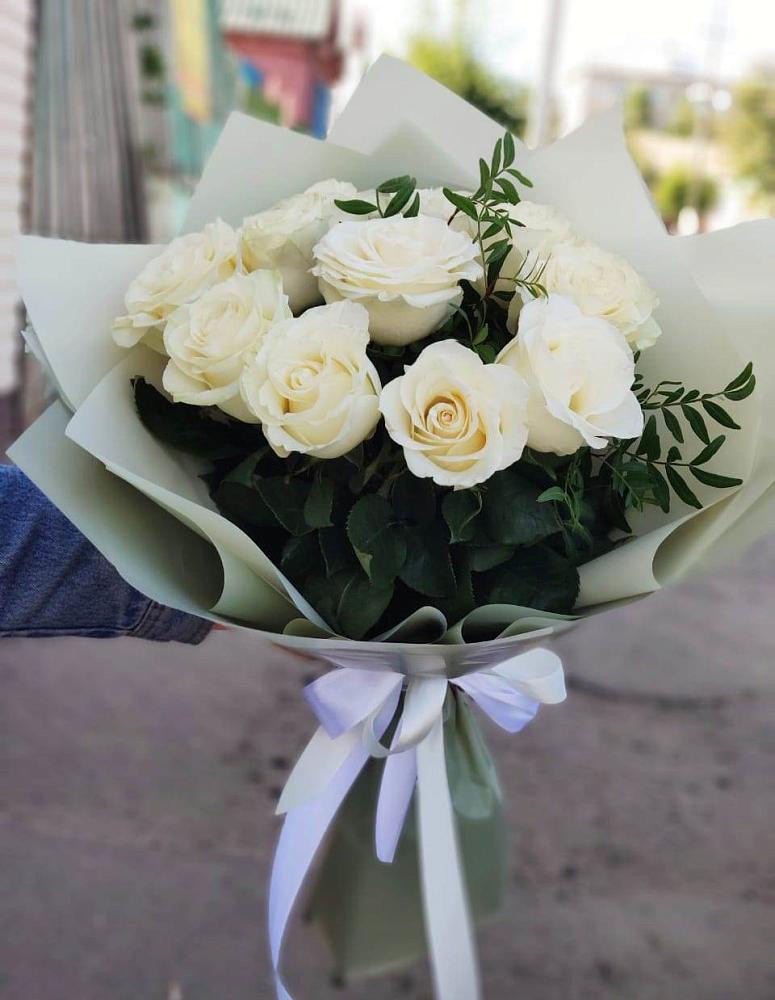 Букет Белые розы Проуд в Тарногском Городке