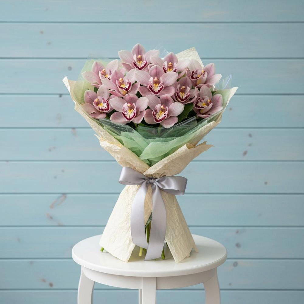 Букет цветов из: Орхидеи и Розы в Тарногском Городке