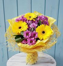 Букет цветов из:  Хризантемы и Герберы в Тарногском Городке
