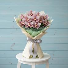 Букет цветов из:  Орхидеи и Розы в Тарногском Городке
