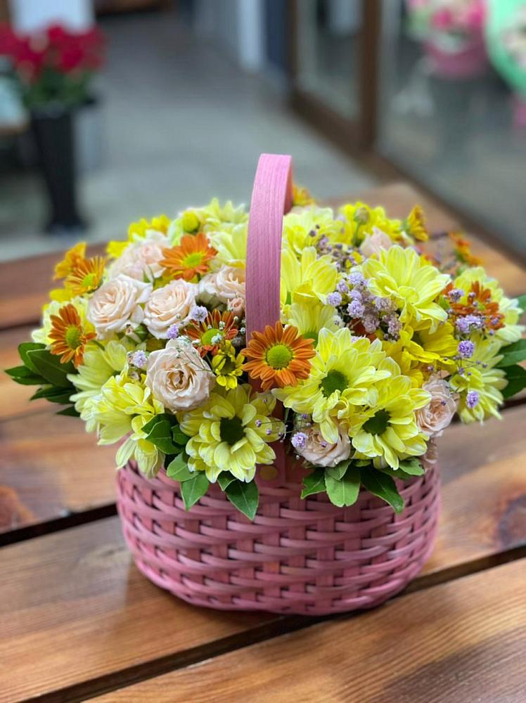 Цветочная композиция из Хризантемы и Розы в корзине в Тарногском Городке