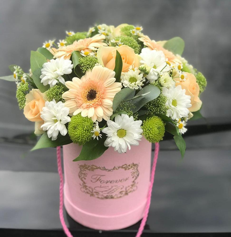 Цветочная композиция из Розы, Герберы и Хризантемы в шляпной коробке в Тарногском Городке