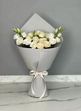 Букет цветов из:  Розы и Лизиантусы в Тарногском Городке